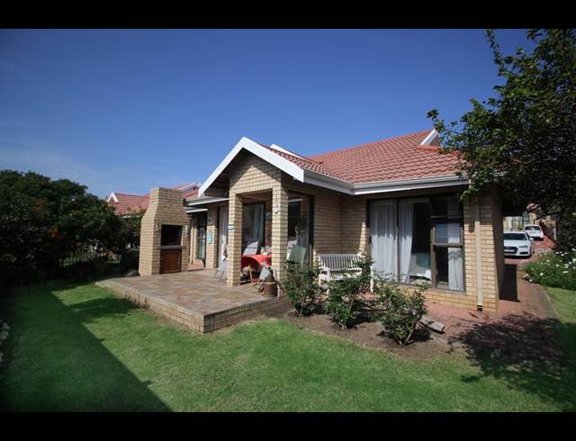 3 BEDROOM TOWNHOUSE FOR SALE IN HERSHAM